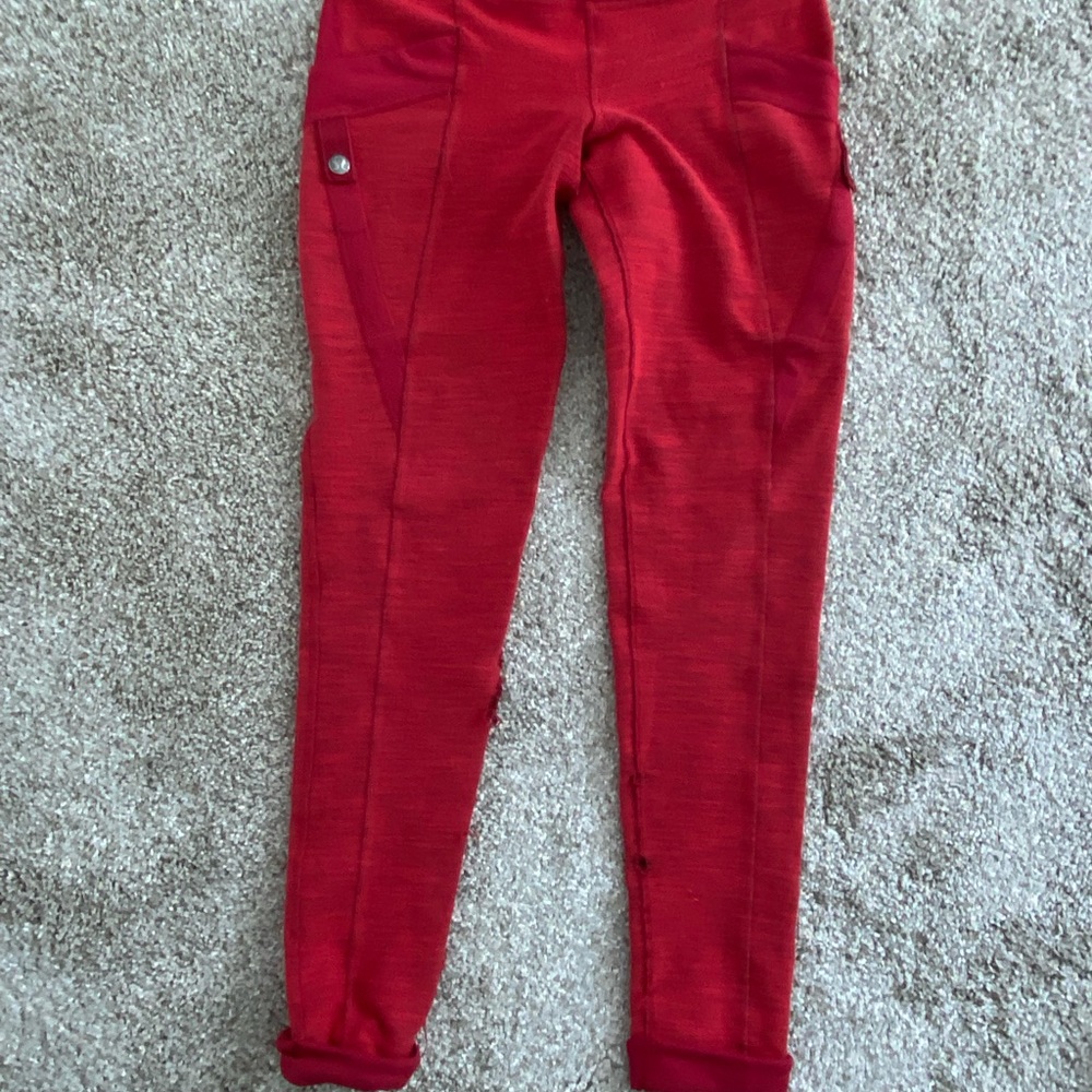 Lululemon, folded bottom leggings w/ pocket and holes